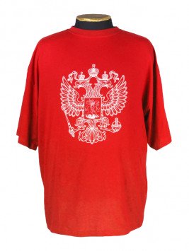 Красная футболка большого размера с принтом герб россии